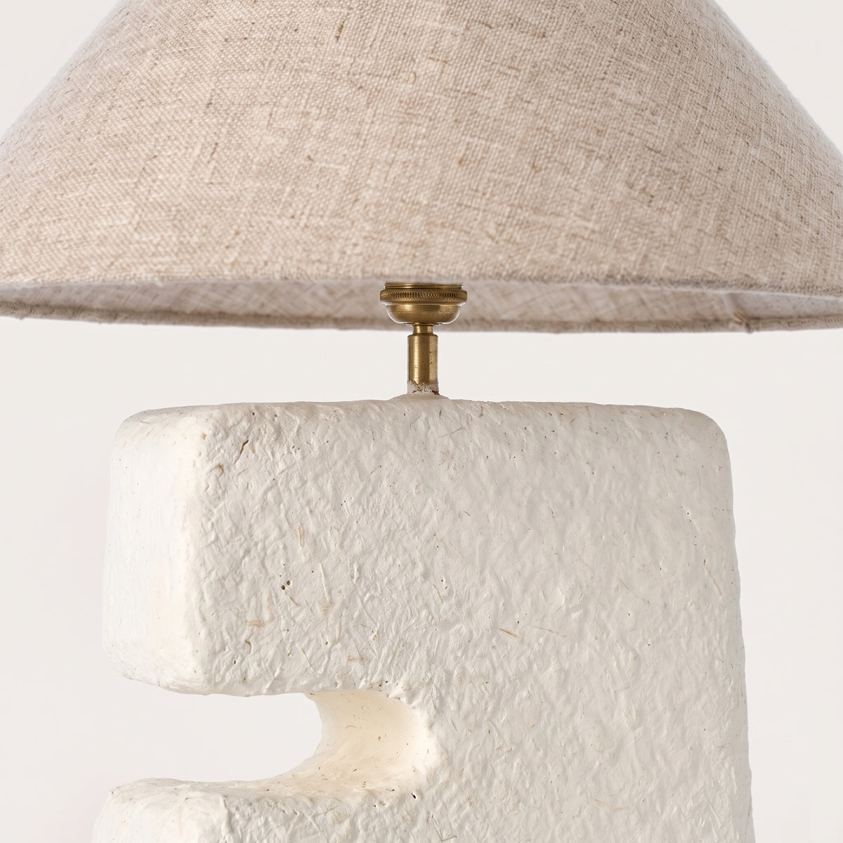 Lampe à poser L'Objet en papier mâché blanc