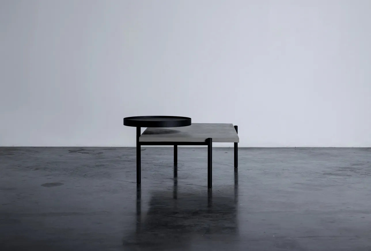 Table basse en béton Twist noir en situation 5