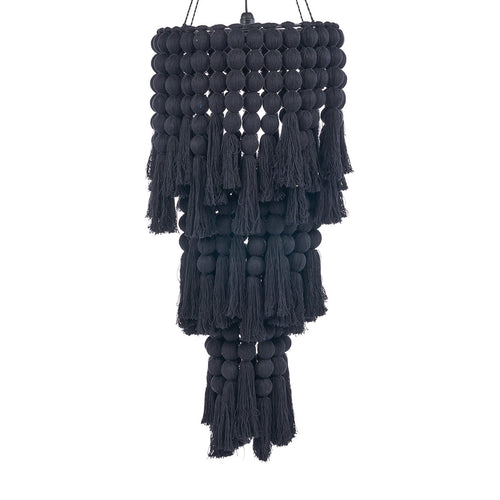 Abat-jour de lustre Nomad en coton noir à trois étages de boules et de pompons sur fond blanc