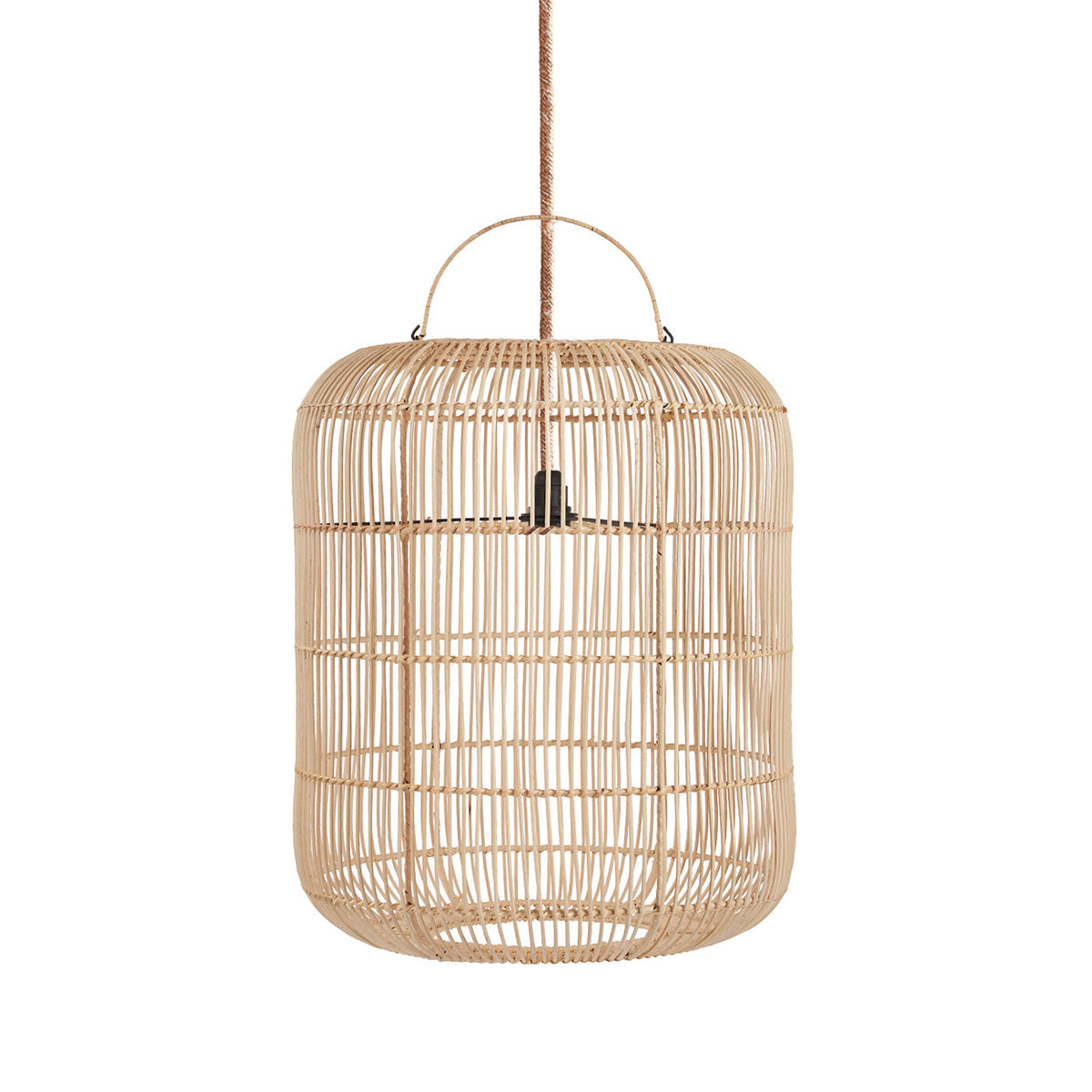 Abat-jour de suspension Bozelo H 60 cm en rotin naturel monté sur un cordon sur fond blanc