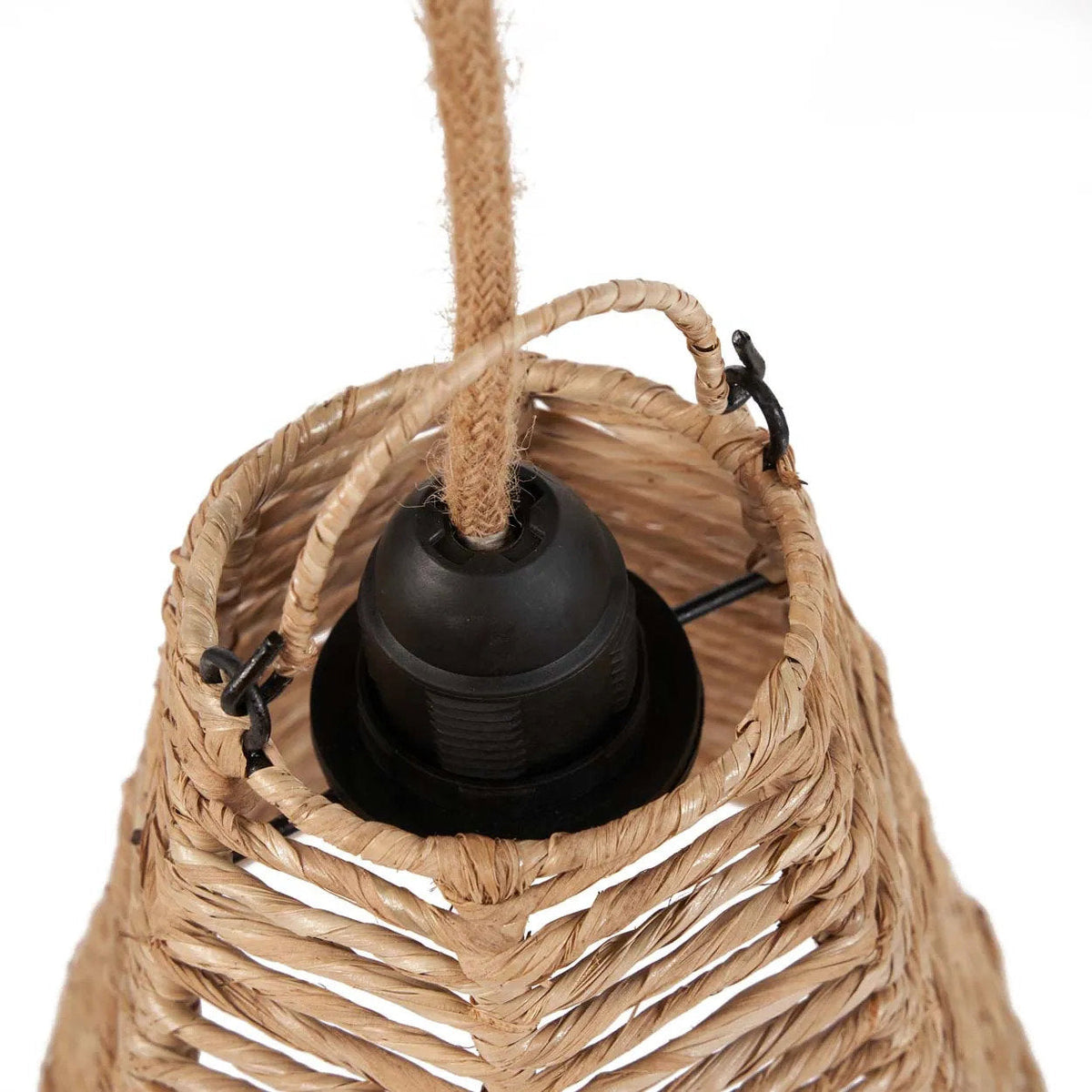 Sommet de l'abat-jour Fini avec son anse gainée de fibre ses crochets noirs et une douille E27