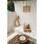 Abat-jour de suspension Chacha en rotin naturel 45 cm en situation