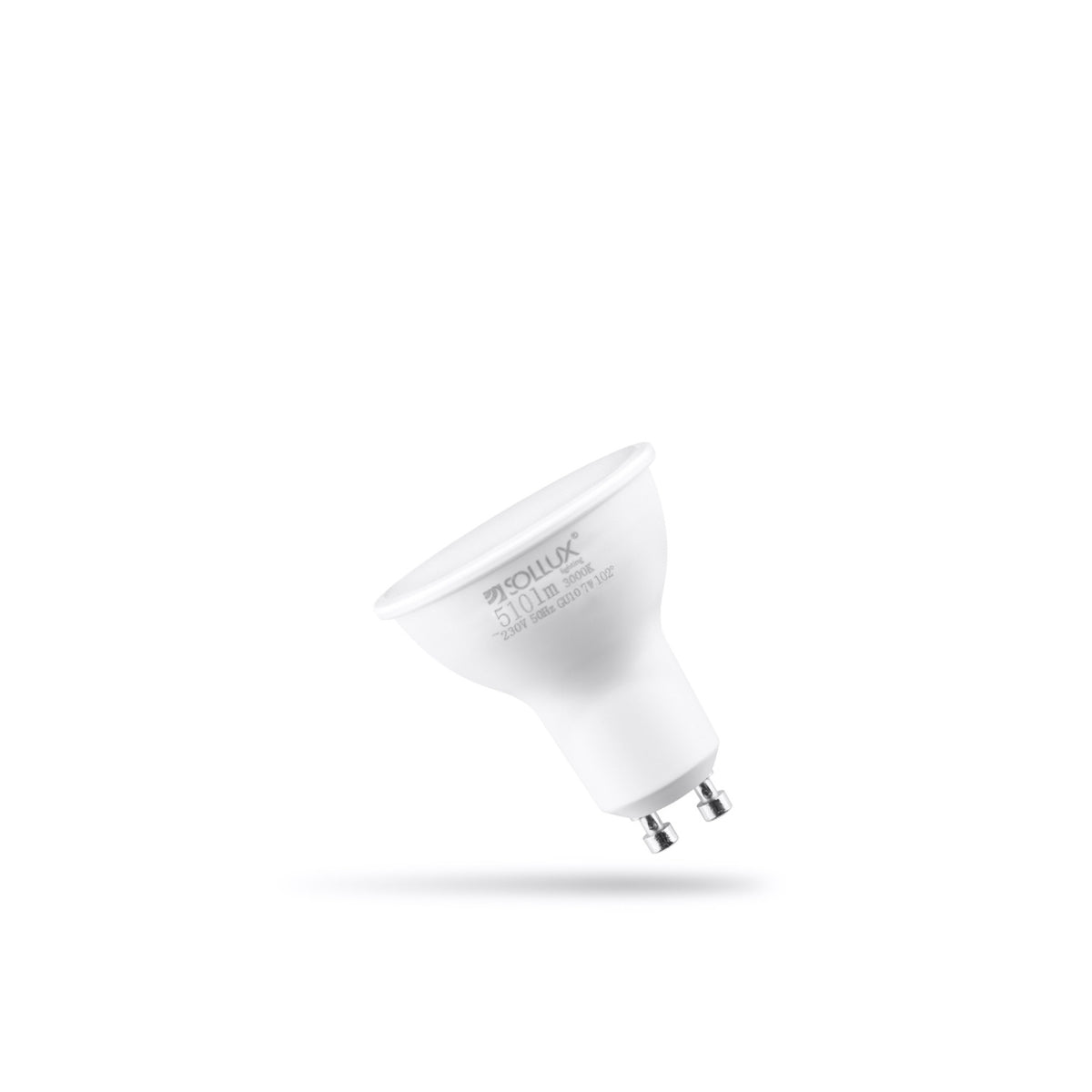 Ampoule LED GU10 à corps blanc vue de trois quarts avec ses marquages 510 lm 3000 K 7 W et ses deux broches