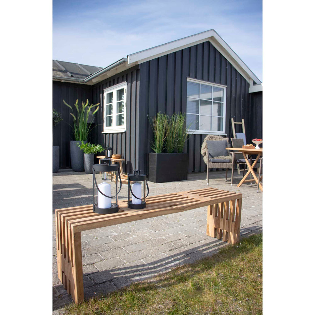 Lot de 2 lanternes Bondi noires sur terrasse bois jardin contemporain façade noire