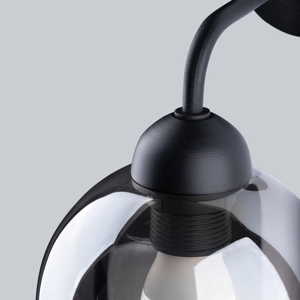 Applique Alino verre fumé E27, détail du globe de verre fumé
