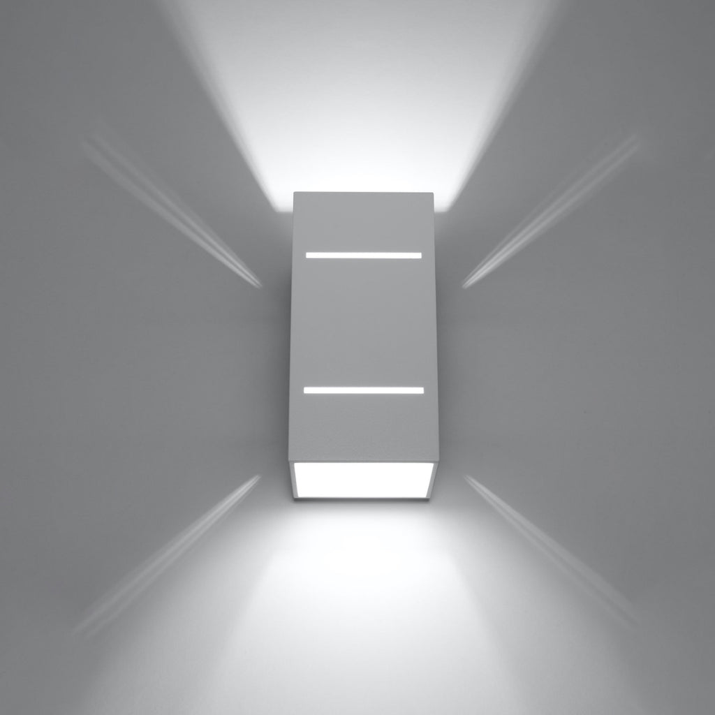 Applique Blocco aluminium blanc allumée, lumière montante et descendante et fentes lumineuses