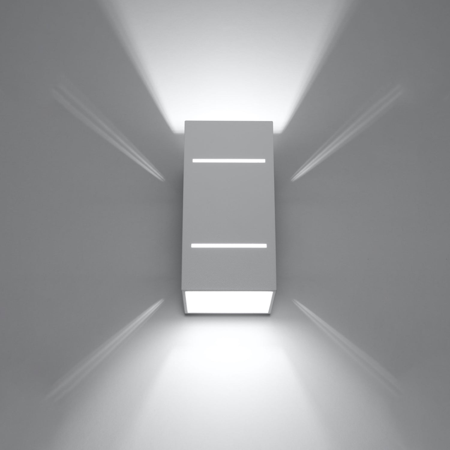 Applique Blocco aluminium blanc allumée, lumière montante et descendante et fentes lumineuses