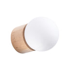 Applique Boomo bois et verre opale G9, cylindre de bois naturel horizontal et boule de verre opale blanc