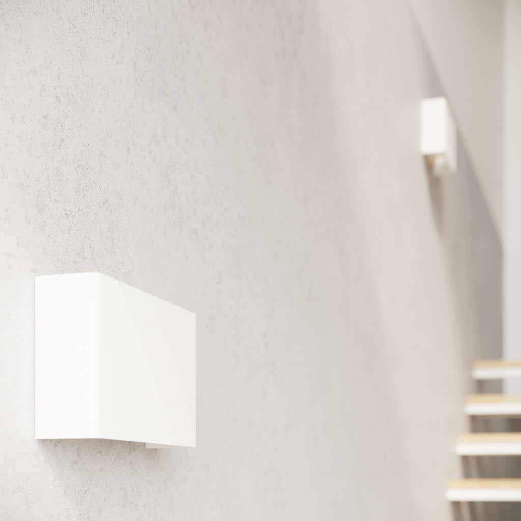 Applique Copertura acier blanc dans une pièce contemporaine