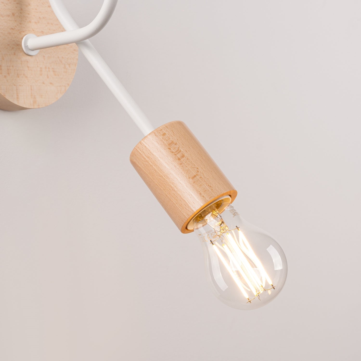 Applique Ember bois et métal blanche E27, détail de la structure