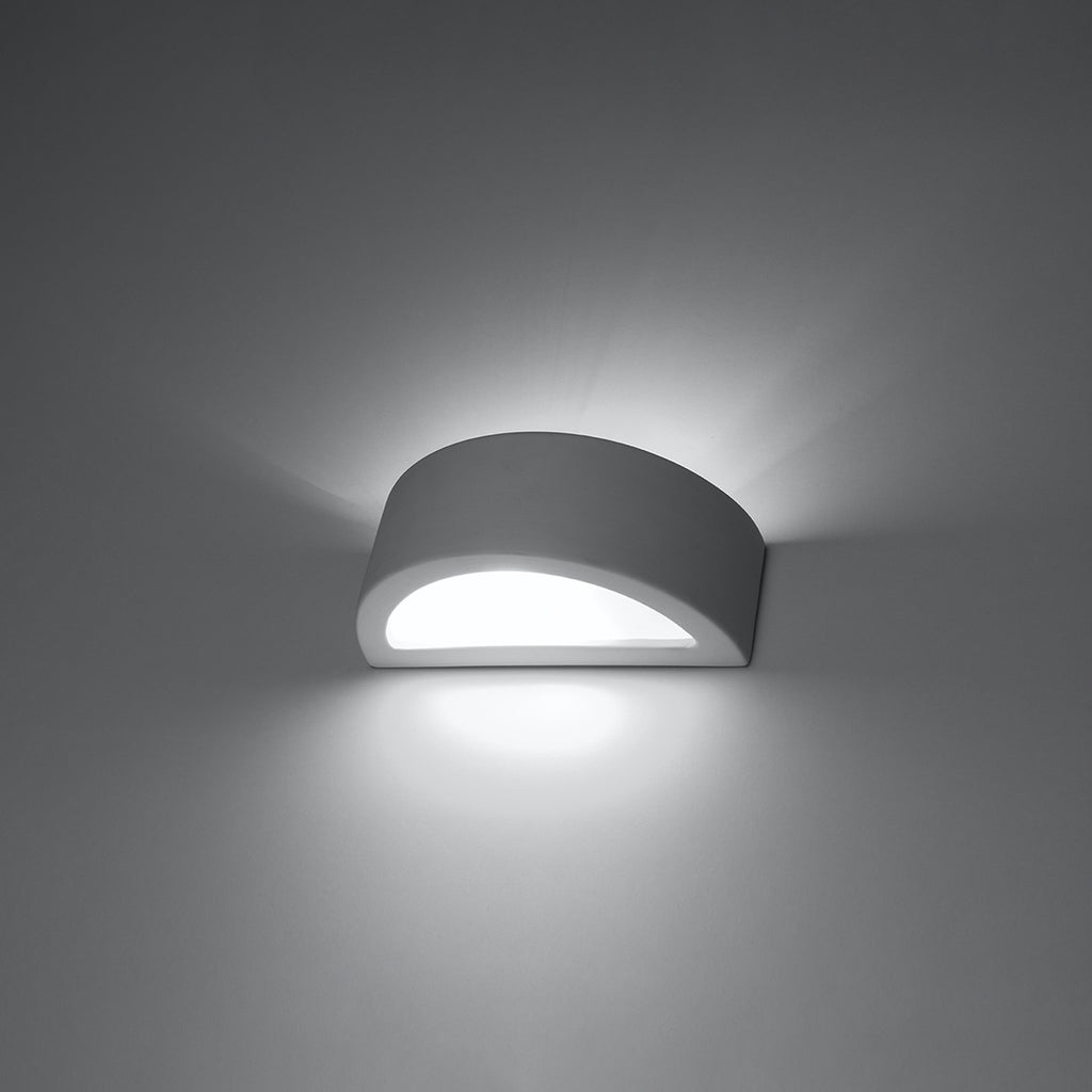 Applique Atena 30 céramique blanche E27 allumée, lumière vers le haut et le bas