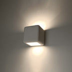 Applique en céramique Nesta allumée, lumière vers le haut et vers le bas