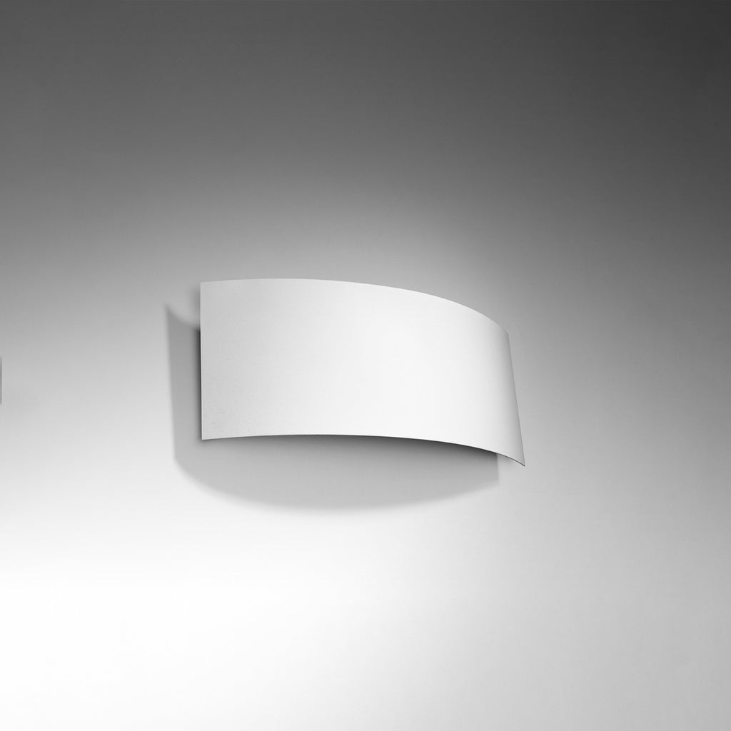 Applique Magnus acier blanc, détail de la courbe