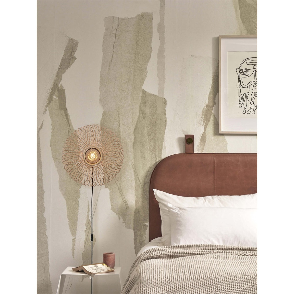 Applique murale Cango bambou naturel 40 cm en tête de lit au-dessus d'une table de chevet