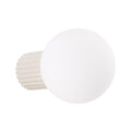 Applique murale Halo boule opale beige, boule de verre opale sur culot cannelé