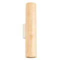Applique Lino tube en bois clair et platine murale blanche vue de trois quarts