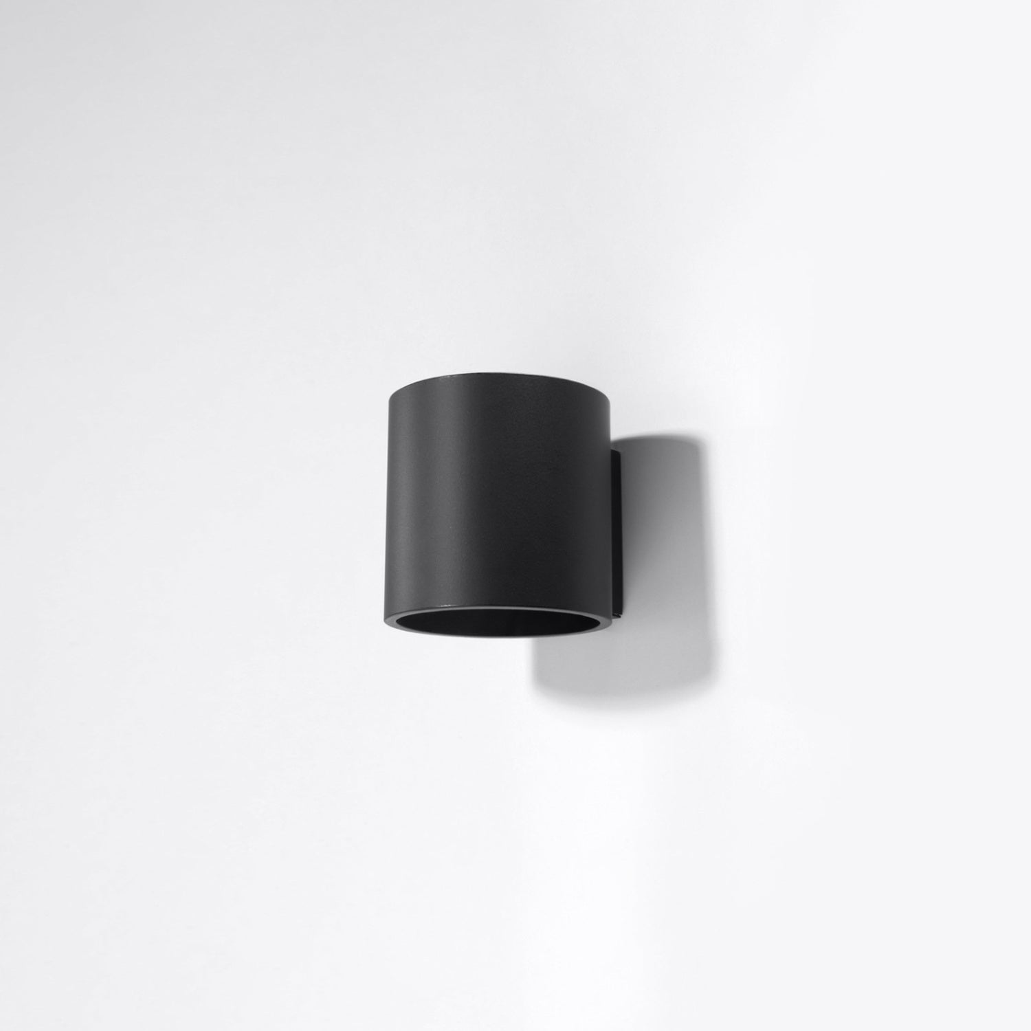 Applique murale Orbis 1 aluminium noir vue de face