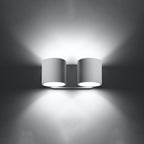 Applique murale Orbis 2 en aluminium blanc, deux cylindres allumée, lumière vers le haut et vers le bas