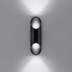 Détail des découpes biseautées de l'applique Penne 30 aluminium noir