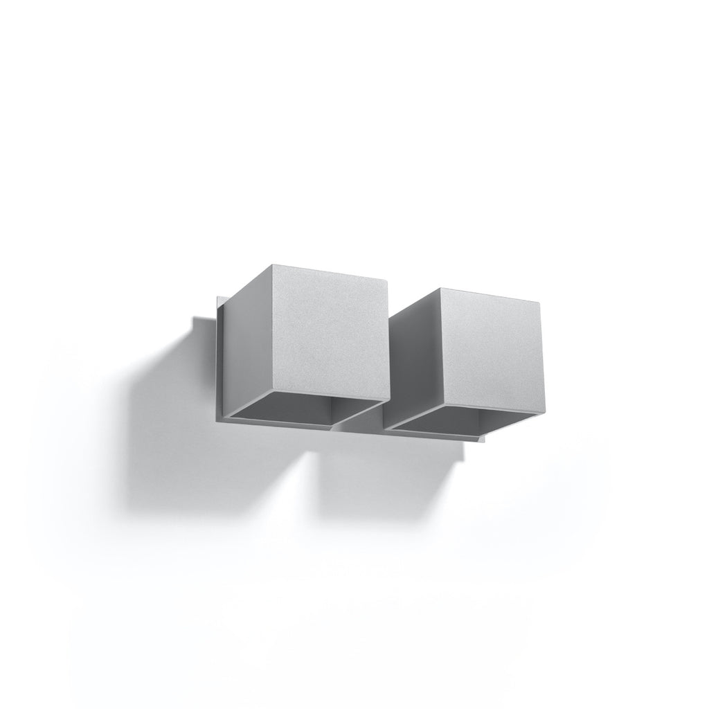 Applique murale Quad 2 en aluminium gris, deux cubes vue de profil, saillie au mur