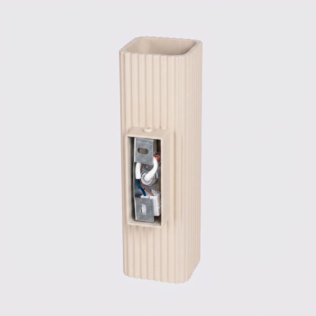 Dos de l'applique Rayo 20 laque beige avec platine de fixation et bornier