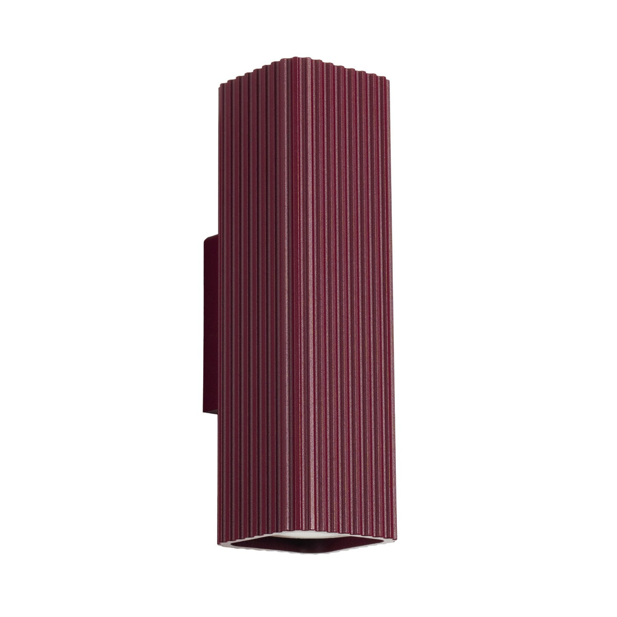 Applique murale Rayo 20 laque bordeaux cannelée vue de trois quarts sur fond blanc