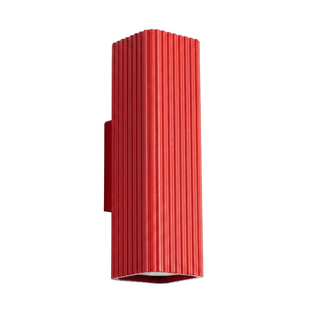 Applique murale Rayo 20 laque rouge cannelée vue de trois quarts sur fond blanc