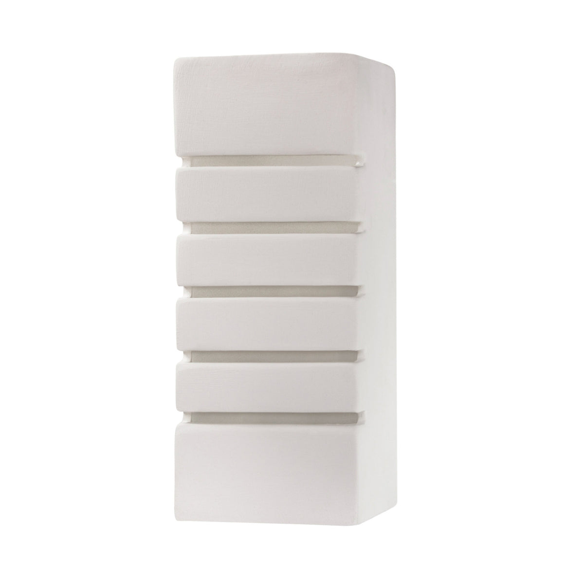 Applique murale Samir en céramique blanche éteinte sur fond blanc avec le grain mat de sa surface