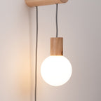 Applique Nimbi bois et verre G9 à interrupteur, détail de la structure