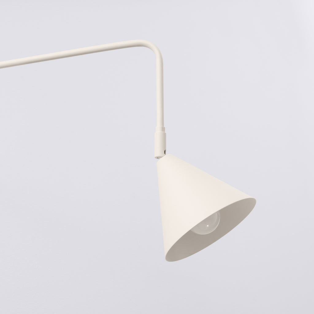 Applique Nox bras déporté acier beige E14, gros plan allumée