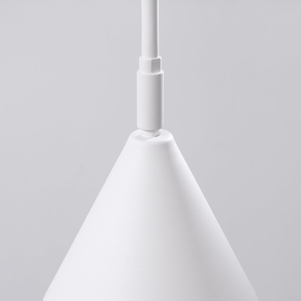 Applique Nox bras déporté acier blanc E14 en ambiance