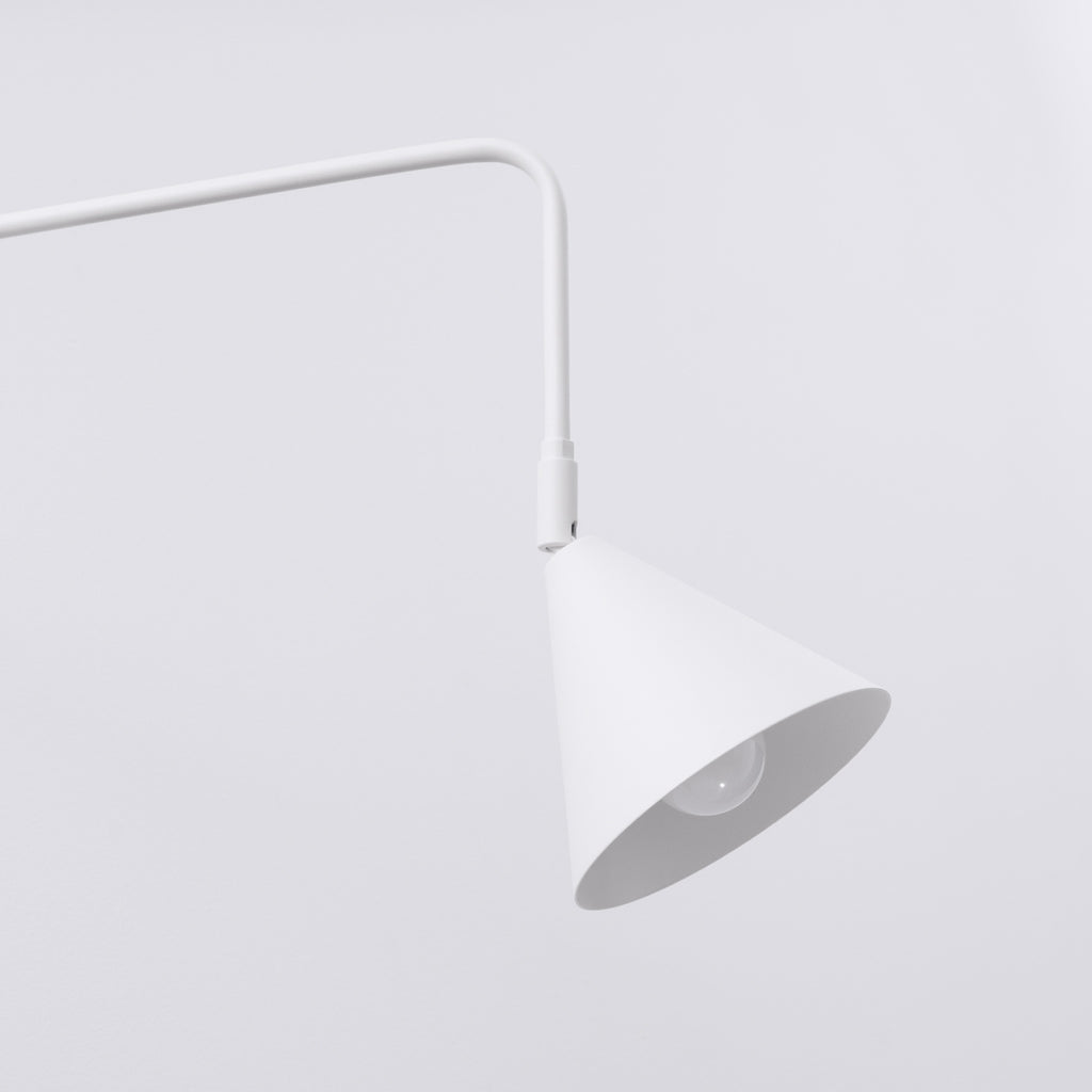 Applique Nox bras déporté acier blanc E14, gros plan allumée