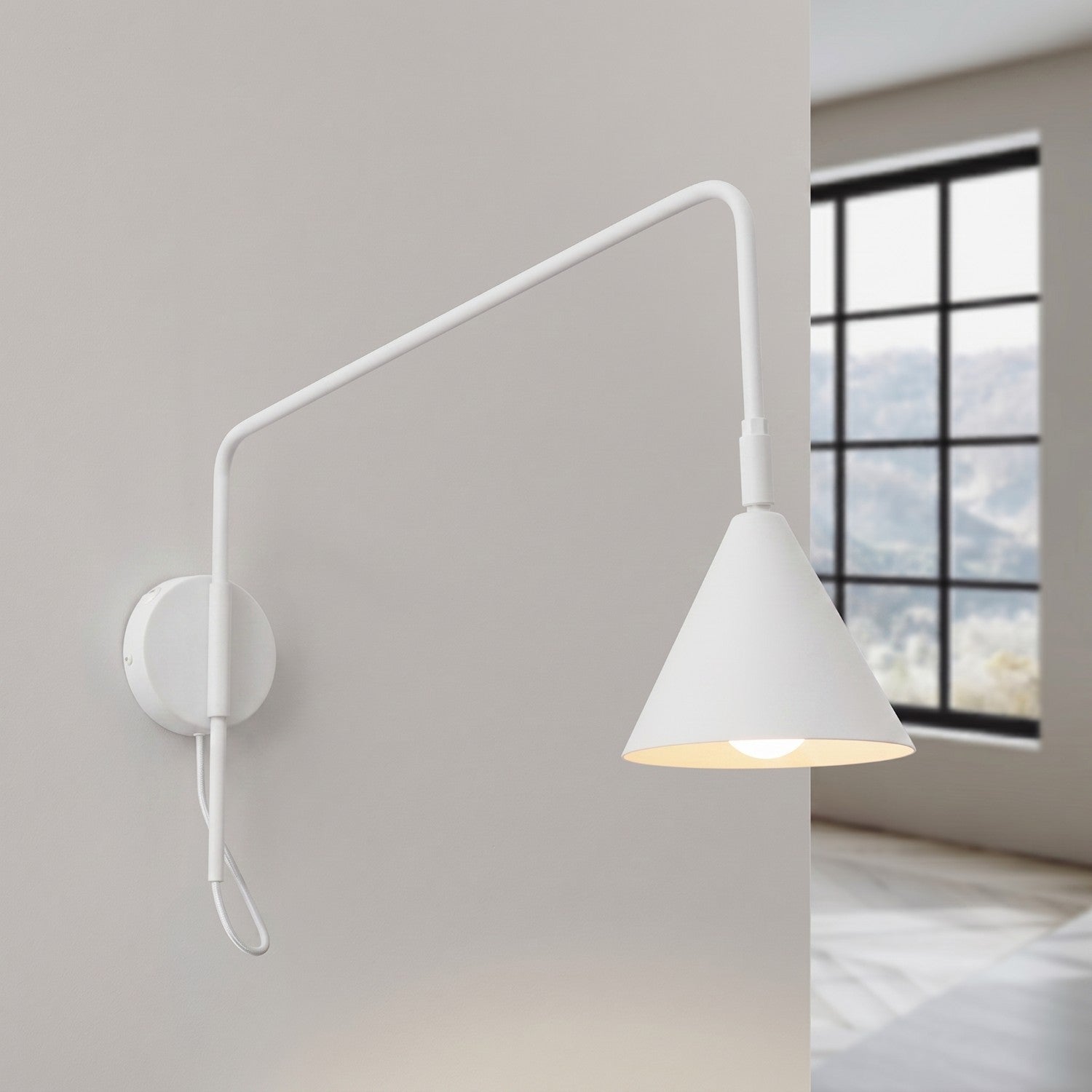 Applique Nox bras déporté acier blanc E14 avec interrupteur allumée
