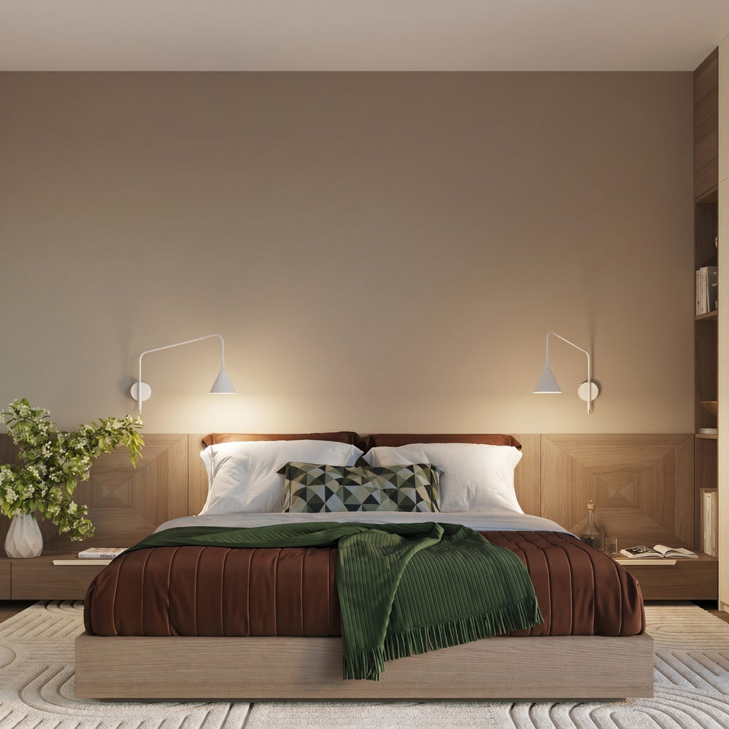 Applique Nox bras déporté acier blanc E14 avec interrupteur en situation dans un intérieur