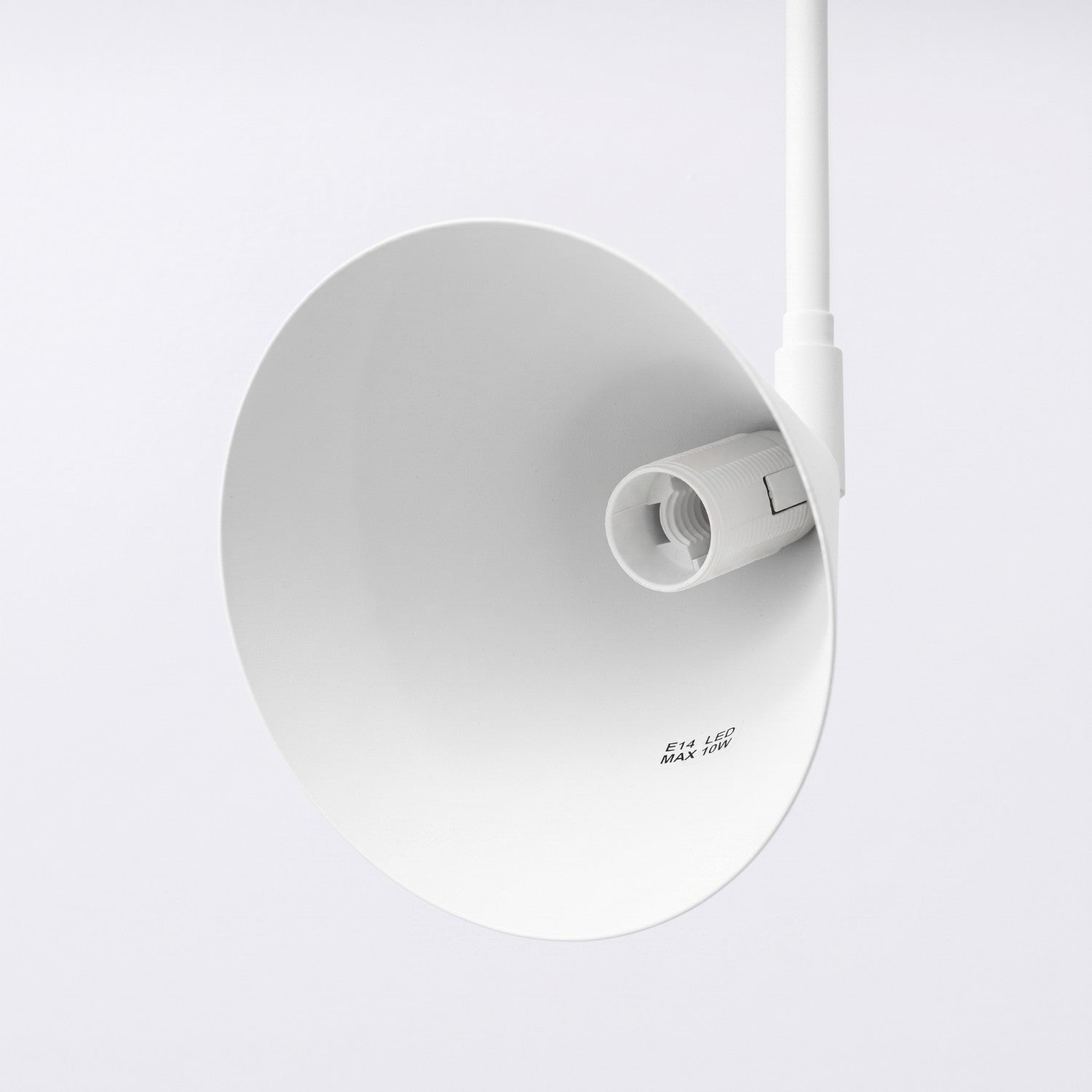 Applique Nox bras déporté acier blanc E14 avec interrupteur, interrupteur sur la platine