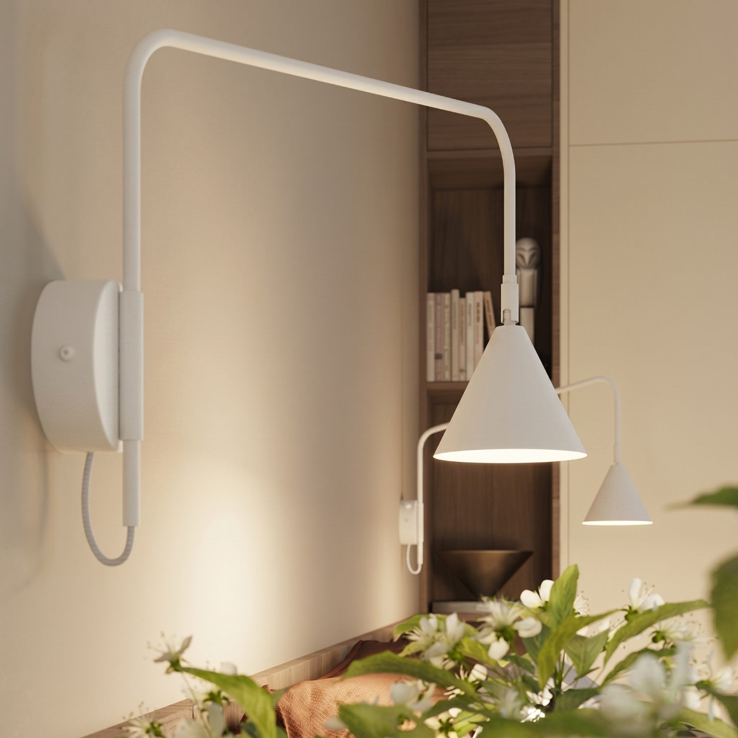 Applique Nox bras déporté acier blanc E14 avec interrupteur en situation