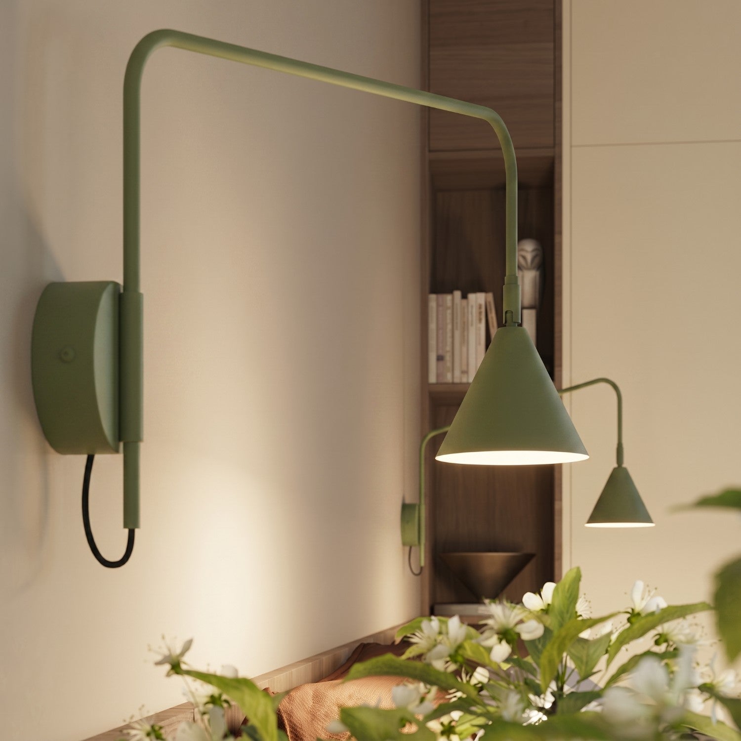 Applique Nox bras déporté acier vert olive E14 avec interrupteur en situation