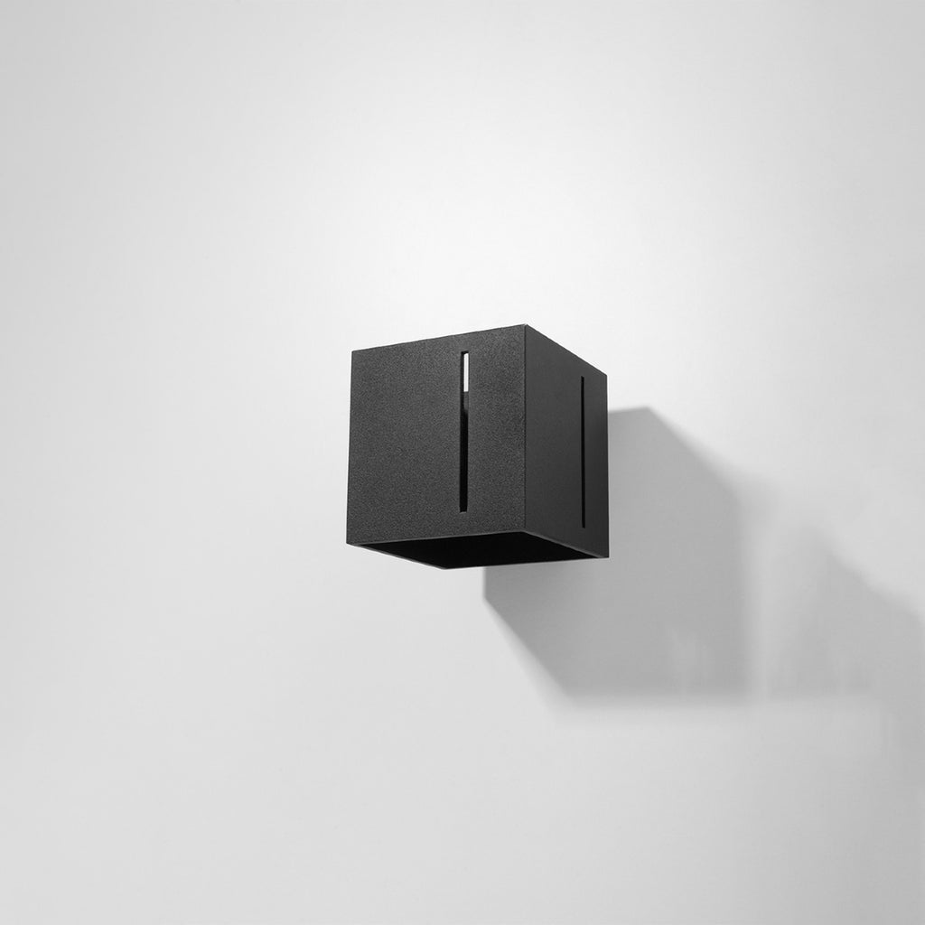 Applique Pixar noir, vue de profil du cube