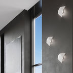 Applique Solido acier blanc dans une pièce contemporaine