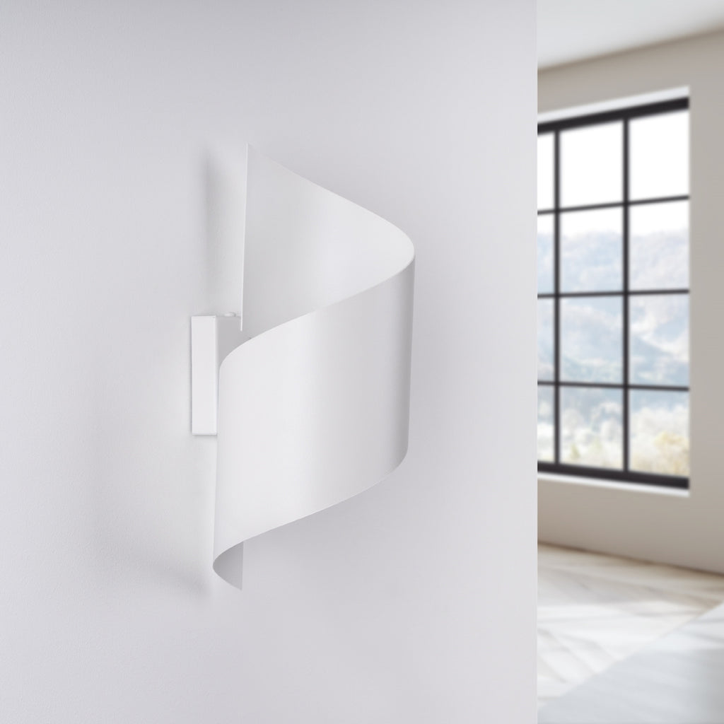 Applique Talassa acier blanc G9, détail du ruban cintré