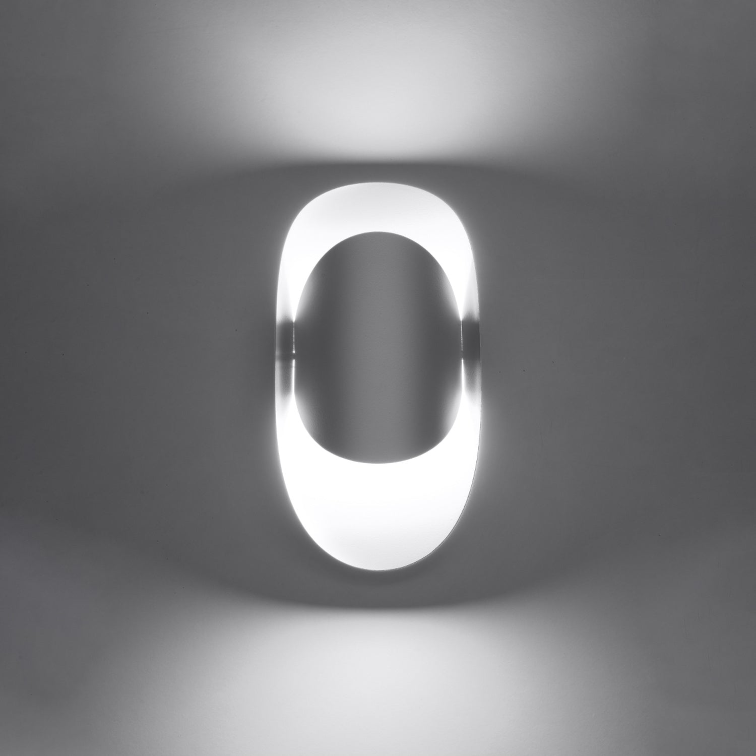 Applique Tear acier blanc allumée, lumière diffusée vers le haut et le bas