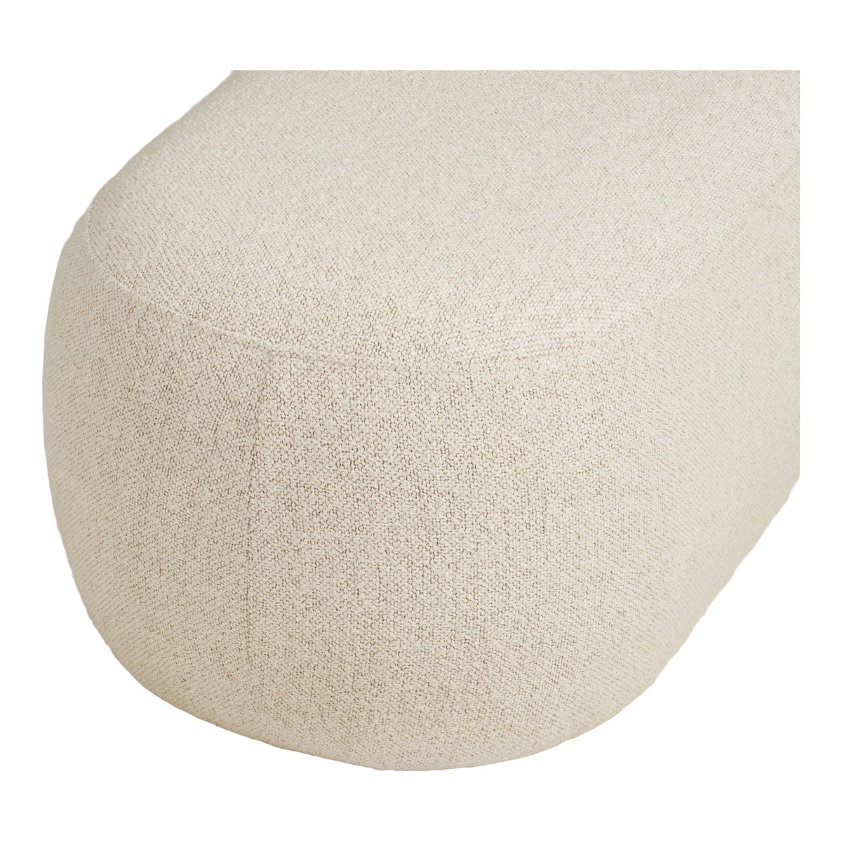 Détail du bouclé sable au grain serré et des coutures arrondies du banc Blossomville