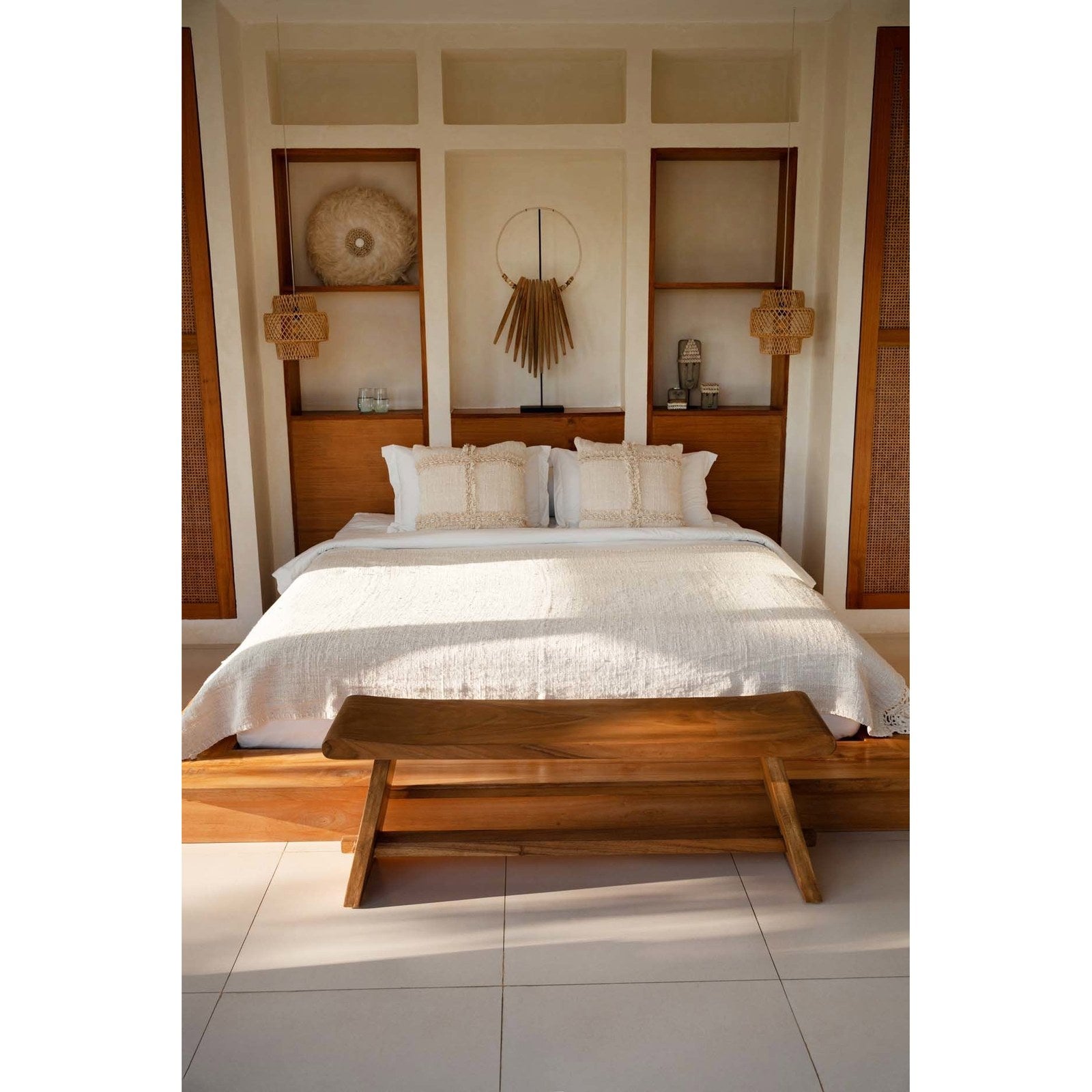 Banc Suar en bois massif en situation