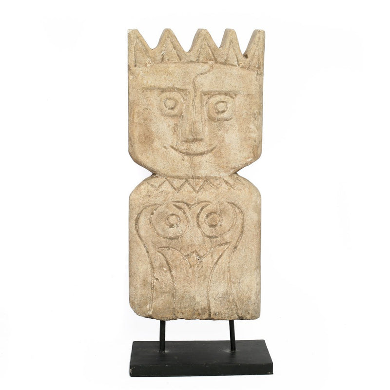 Dimensions Bas-relief Timor Man en grès sur socle 47 cm