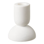 Petit bougeoir chandelle en calcaire blanc sur sa base en dôme vu de face