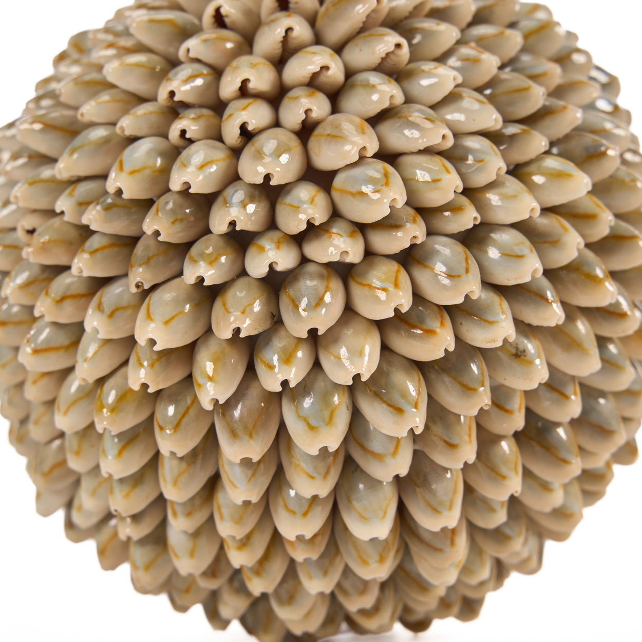 Boule décorative Oluolu en cauris 13 cm, vue 5