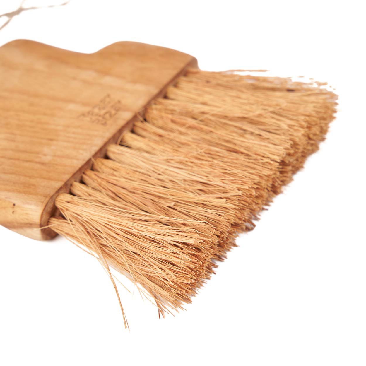 Brosse à miettes en teck à palette découpée 16 cm, vue 3
