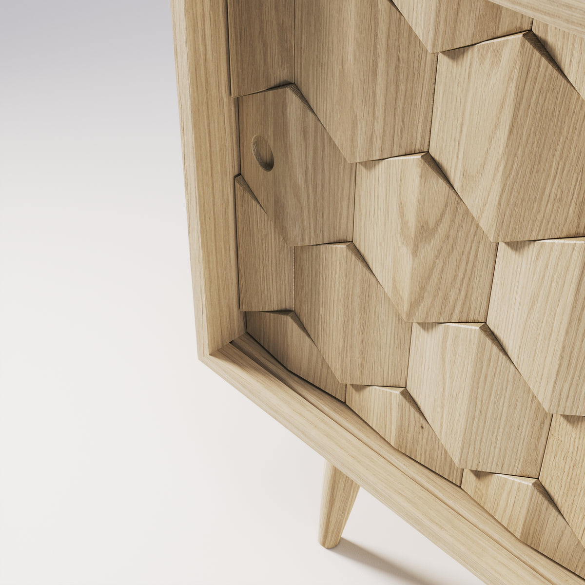 Détail des écailles hexagonales du buffet Scarpa en chêne
