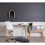 Bureau Vojens blanc bois naturel home office chaise blanche roulettes mobilier Scandinave