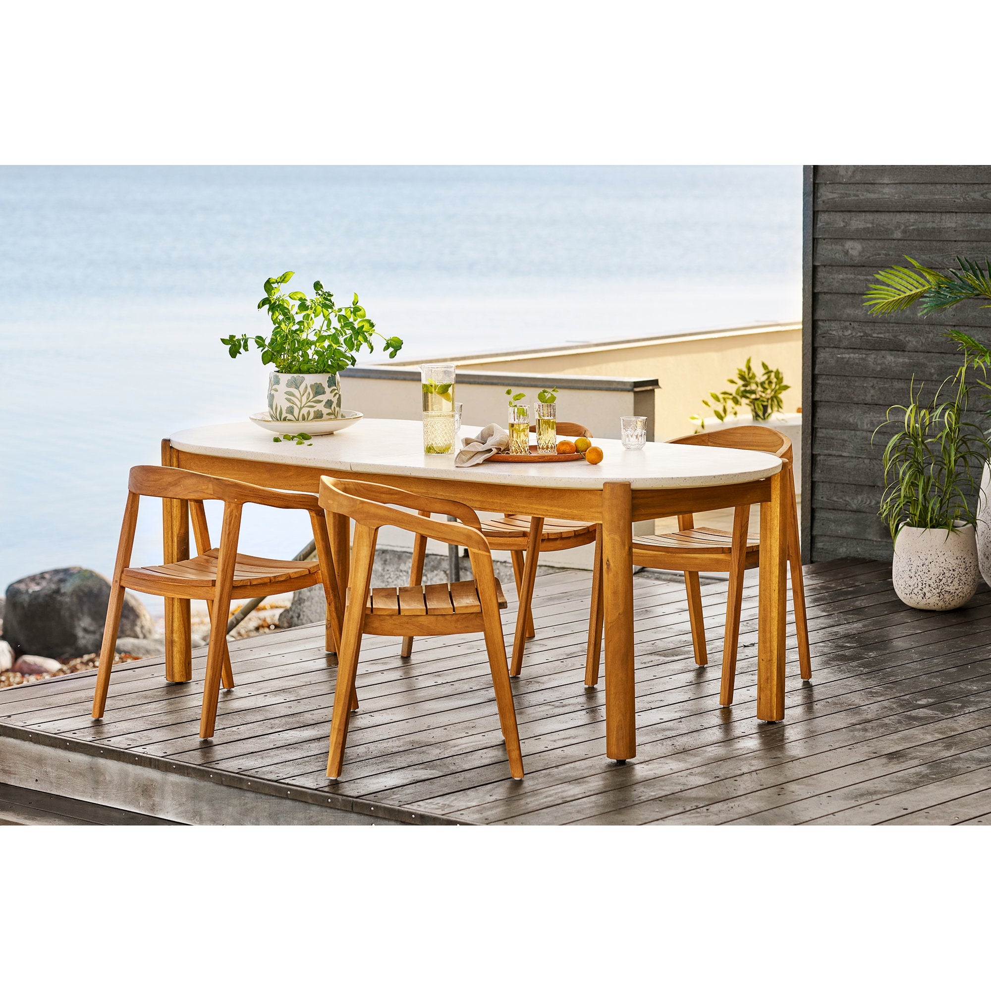 Cache-pot céramique blanc bleu céladon table repas extérieur teck rotin bord de mer